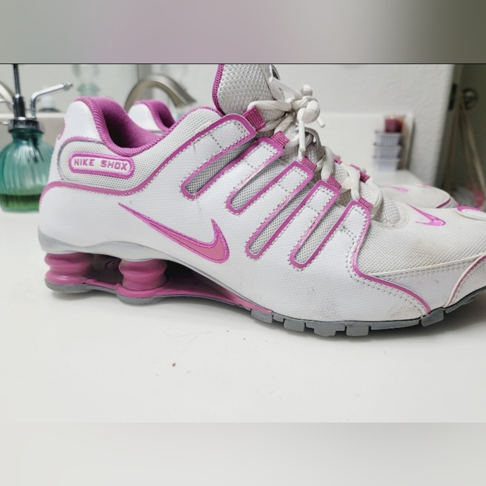 Womens Nike Shox Sneakers Pink & White Athletic Shoes